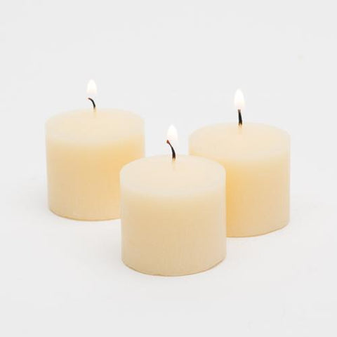 Yummi Set of 72 10hr White Votive Candles & Clear Votive Holders :  : Home